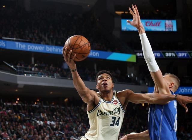 包含雄鹿碾压步行者，波尔津吉斯绝境逆转的词条