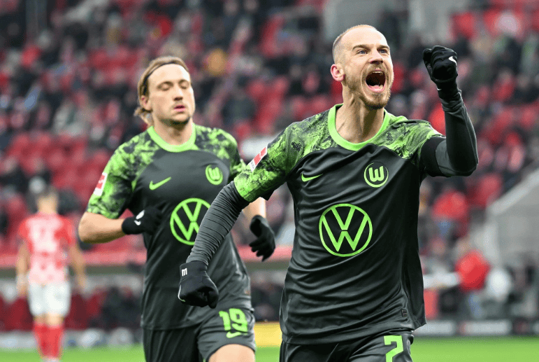 关于沃尔夫斯堡防守不力，面临困境的信息