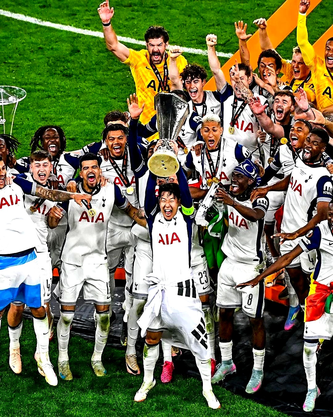 包含欧洲球队备战决赛汇聚实力势必硬碰硬的词条