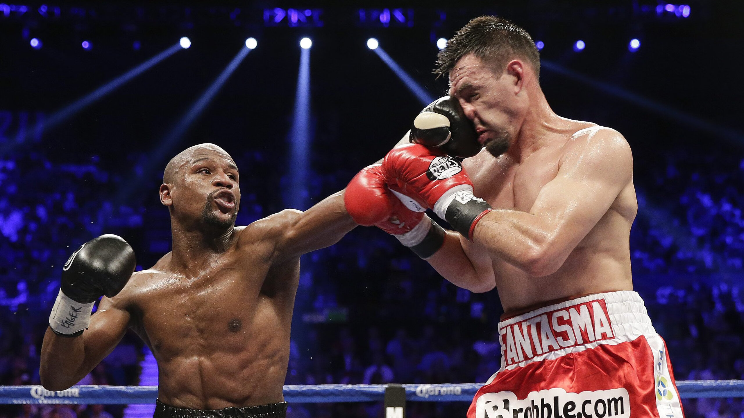 跨界主宰，当76人血拼马刺的夜晚，布克在西甲国家德比接管比赛