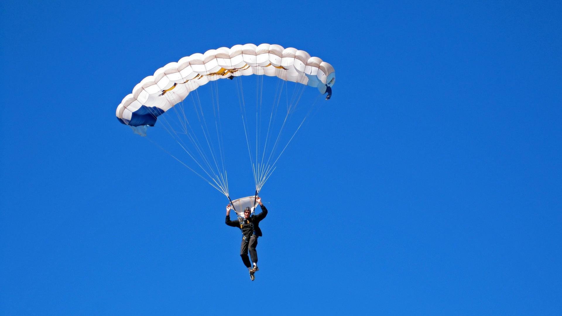 郑思维统治全场，中国队力克泰国队挺进决赛
