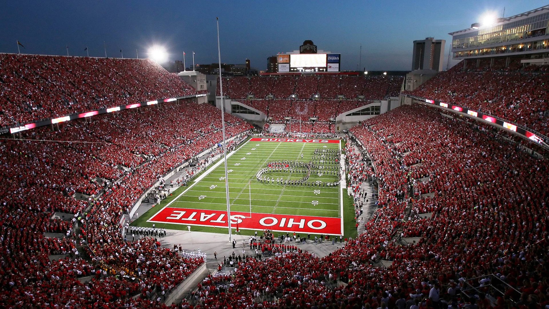 绝地反击，红牛二队如何以策略与速度逆转哈斯，佩雷兹火热状态成胜负手